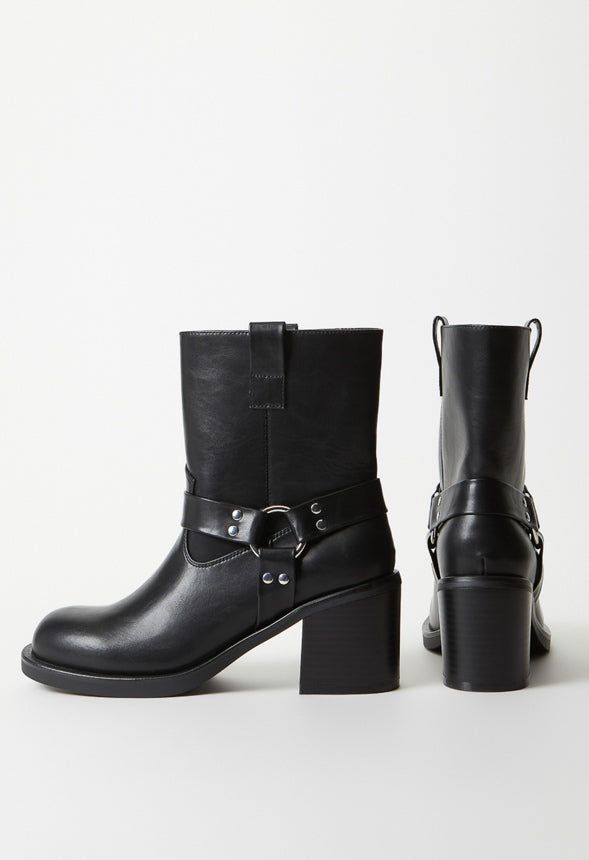 Millie Block Heeled Bootie Black