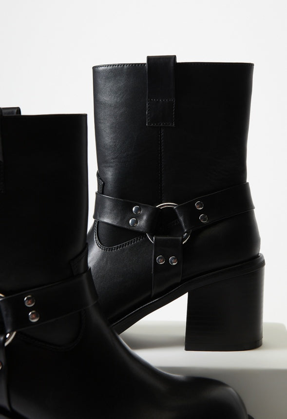 Millie Block Heeled Bootie Black