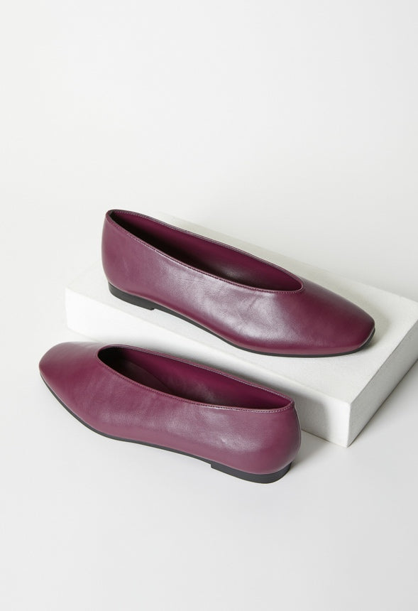 Beth Ballet Flat Maroon Banner
