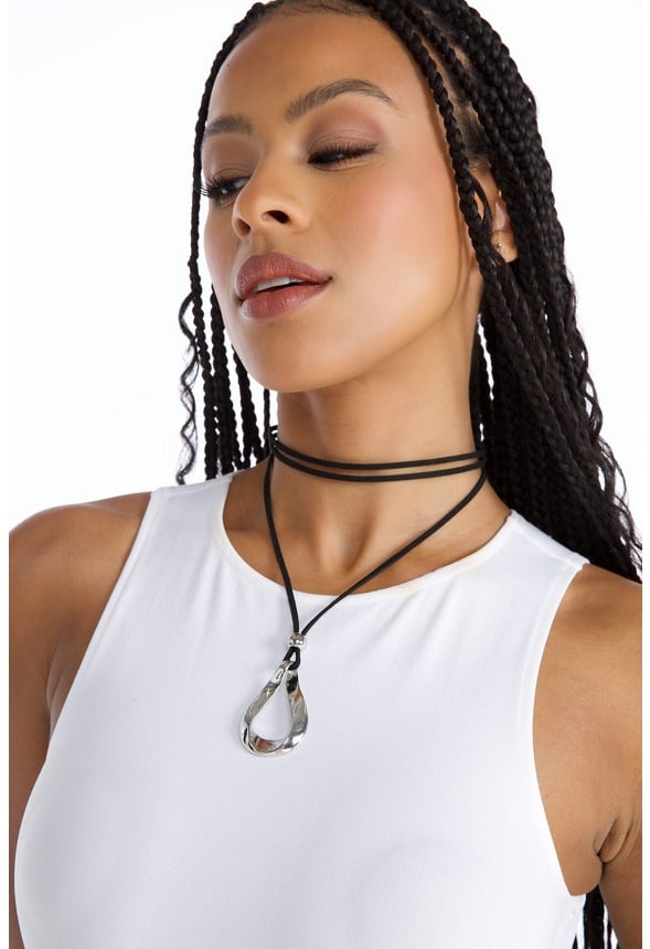 Ora Fixed Suede Lariat With Organic Ring Pendant Necklace Black/ Gold