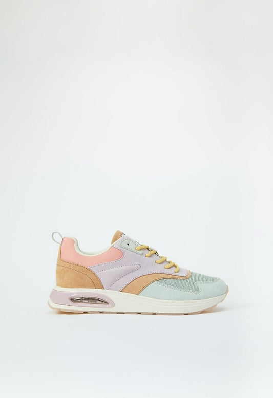 Millie Athletic Trainers Multi